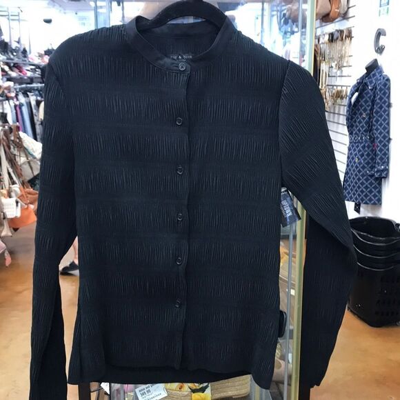 Black Textured Button-Up Blouse - Picture 1 of 10